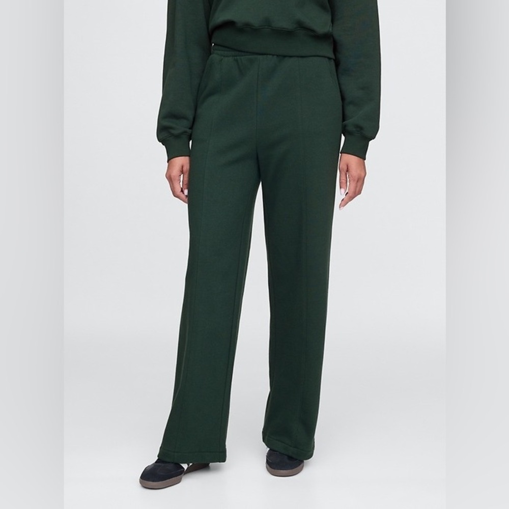 Zara Green Sweatpants – Size‎ Medium 🌿